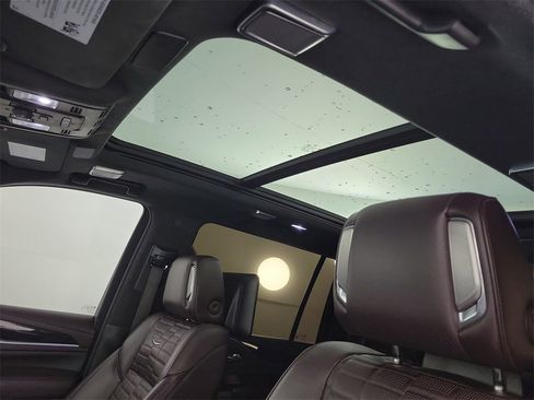 Used 2023 Cadillac Escalade ESV Sport Platinum w/ Heavy-Duty Trailer Package image 18