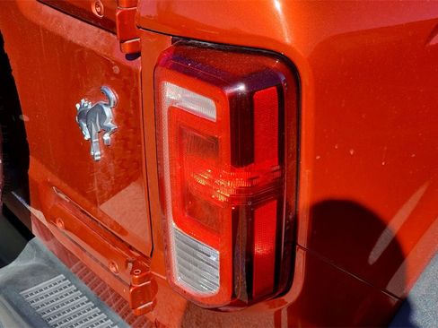 Used 2022 Ford Bronco Black Diamond image 6