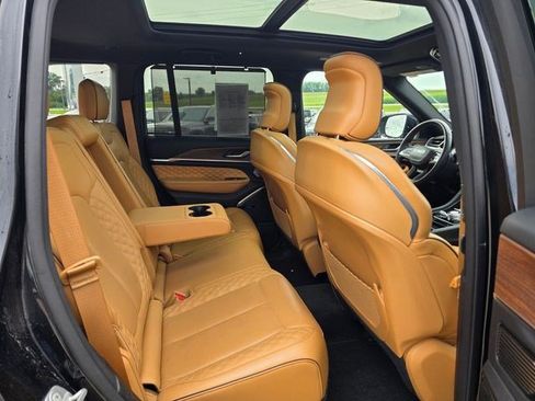 Used 2022 Jeep Grand Cherokee Summit w/ Advanced Protech Group IV AWD/4WD image 12