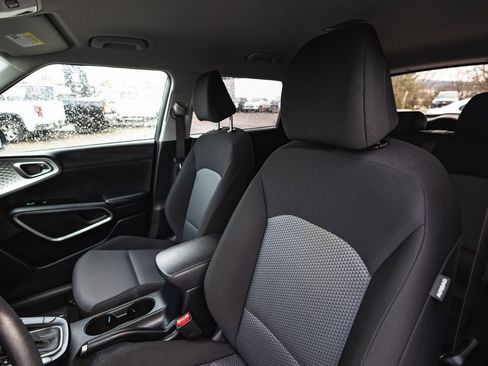 Used 2024 Kia Soul LX w/ Option Group 015 image 21