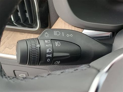 New 2026 Volvo XC60 B5 Plus w/ Protection Package Premier image 25