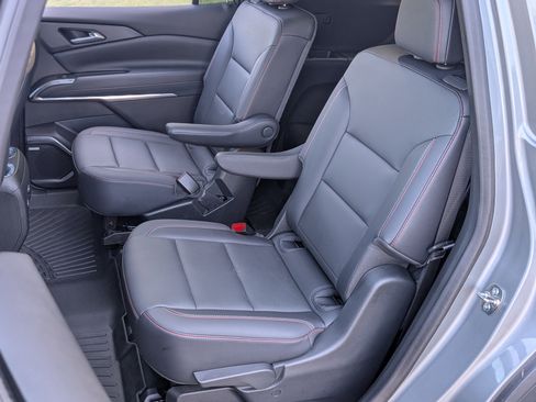 Used 2024 Chevrolet Traverse Z71 w/ Enhanced Driving Package image 18