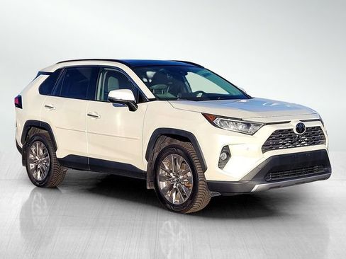 Used 2019 Toyota RAV4 Limited image 3