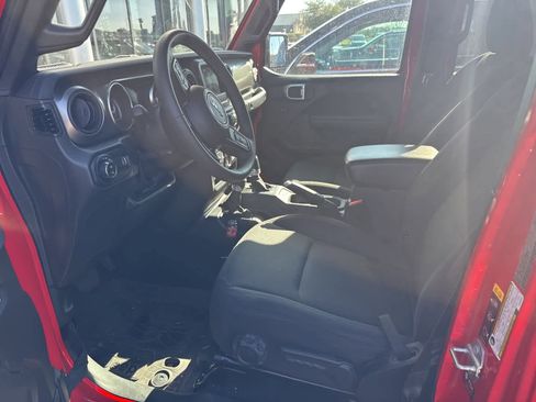 Used 2023 Jeep Gladiator Sport image 7