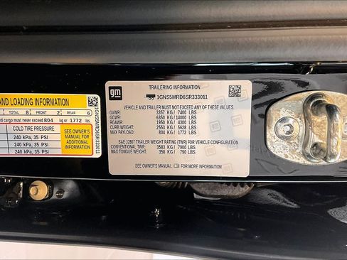 Used 2025 Chevrolet Tahoe LS RWD image 32