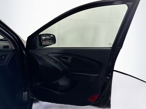 Used 2014 Hyundai Tucson SE image 29