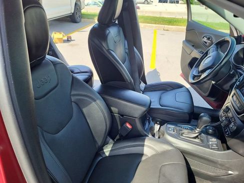Used 2021 Jeep Cherokee Latitude Lux w/ Comfort/Convenience Group AWD/4WD image 15