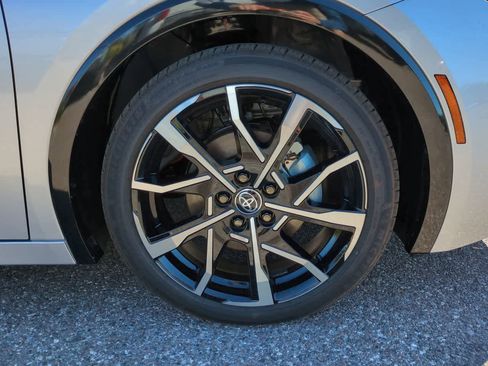 New 2026 Toyota Prius Plug-In Hybrid FWD image 11