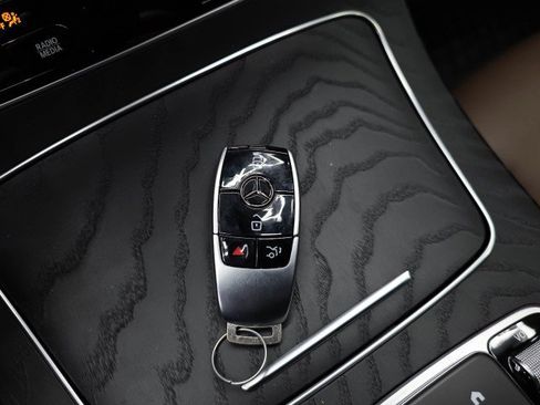 Used 2021 Mercedes-Benz E 350 4MATIC Sedan image 46