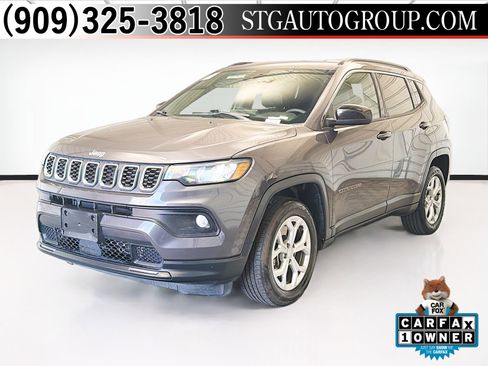 Used 2024 Jeep Compass Latitude image 1