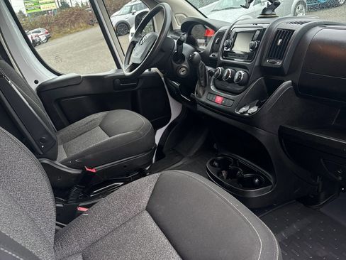 Used 2019 RAM ProMaster 2500 w/ Interior Convenience Group image 16