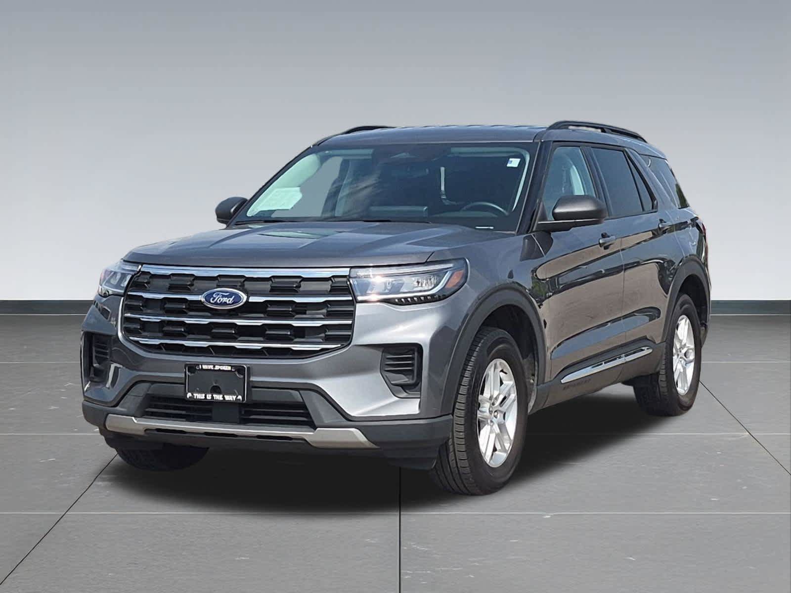 Used 2025 Ford Explorer Active AWD/4WD image 10