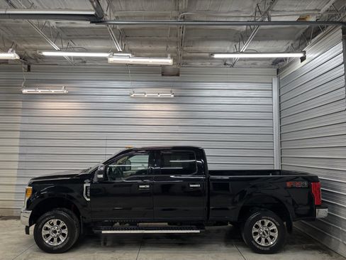 Used 2017 Ford F350 Lariat image 10