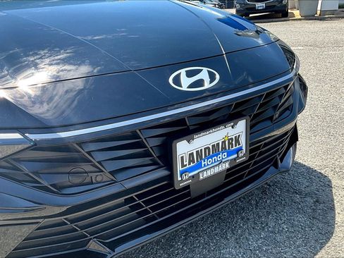 Used 2025 Hyundai Elantra Limited FWD image 30