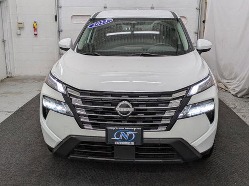 Used 2024 Nissan Rogue SV image 14