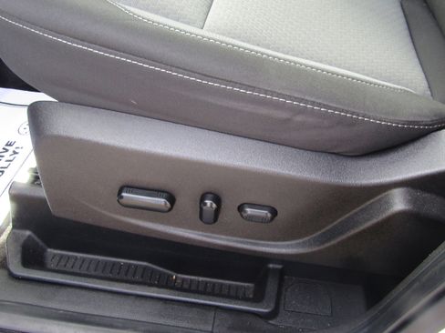 Used 2019 Ford Escape SE image 18