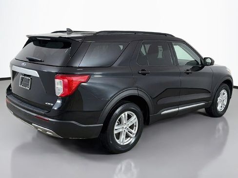 Used 2023 Ford Explorer XLT w/ Equipment Group 202A AWD/4WD image 12