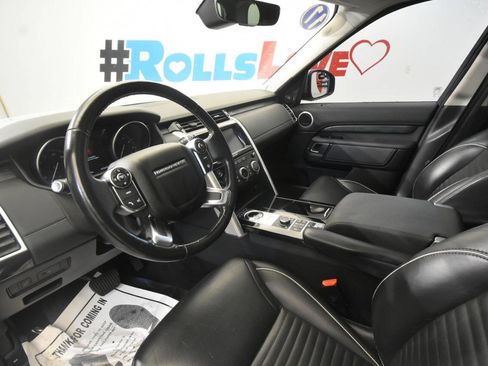 Used 2017 Land Rover Discovery HSE image 12