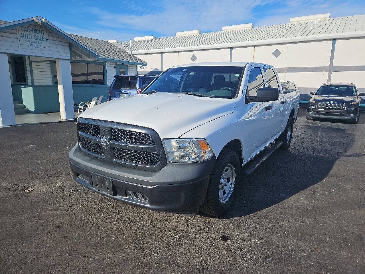 Used 2018 RAM 1500 Tradesman AWD/4WD image 2