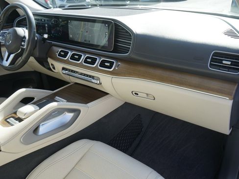 Used 2020 Mercedes-Benz GLS 450 4MATIC image 20