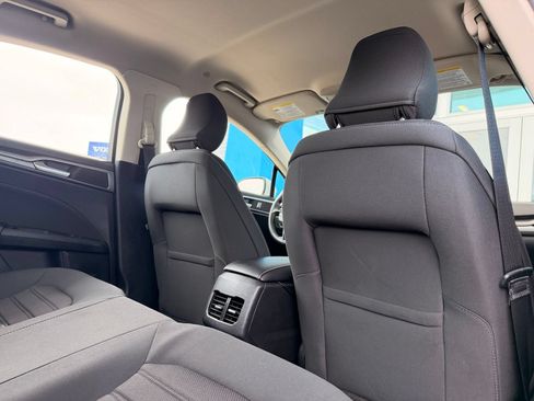 Used 2019 Ford Fusion SE FWD image 18