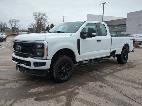 Used 2023 Ford F250 XL w/ STX Appearance Package image 4