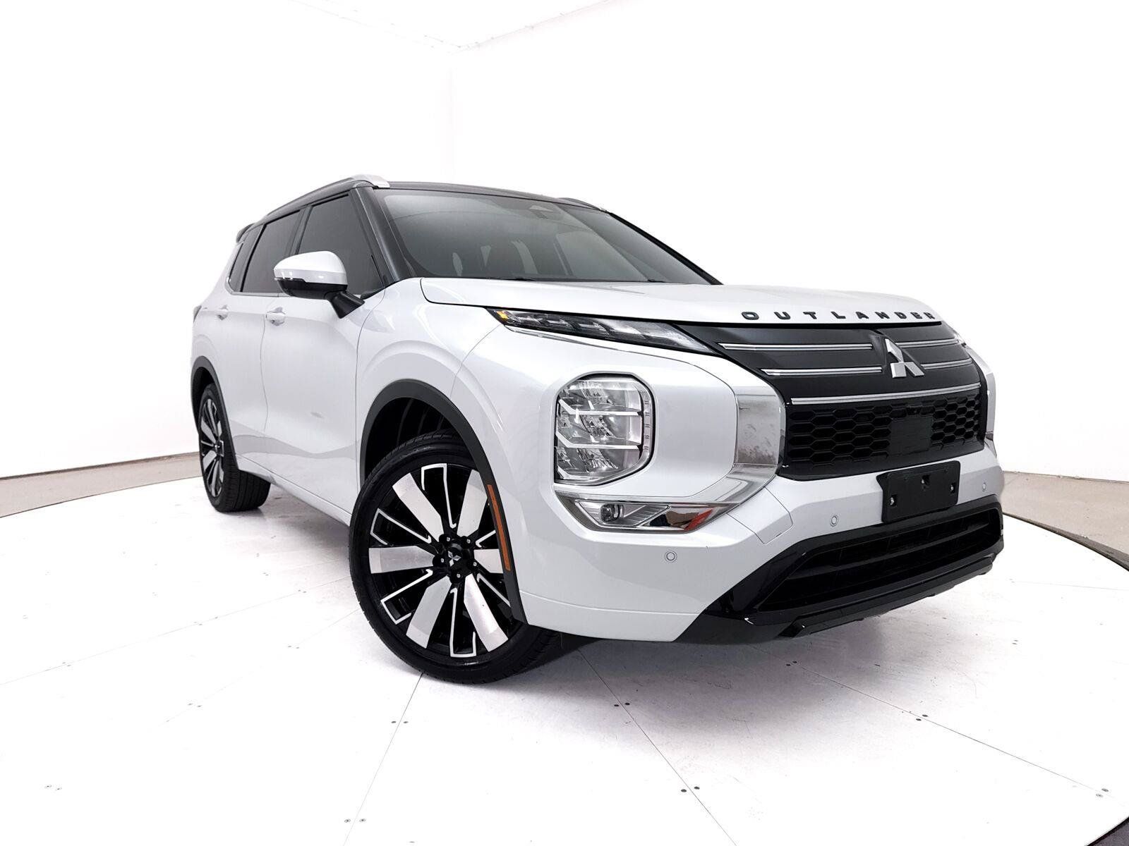 Used 2025 Mitsubishi Outlander SEL FWD image 1