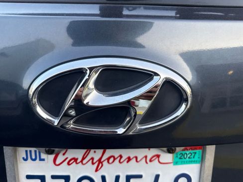 Used 2017 Hyundai Santa Fe Sport FWD image 14