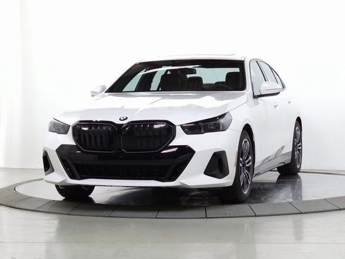 New 2026 BMW 530i xDrive w/ M Sport Package image 3