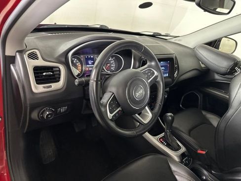 Used 2019 Jeep Compass Latitude image 13