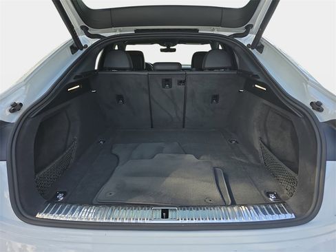 Used 2024 Audi Q8 e-tron Premium Plus image 29