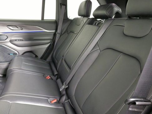 Used 2022 Jeep Grand Cherokee Overland image 38