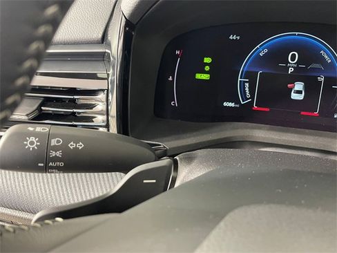 Used 2025 Toyota Camry SE w/ Multimedia Upgrade Package image 12