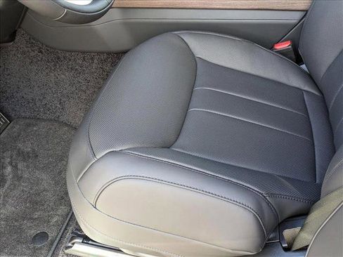 New 2025 Land Rover Range Rover SE image 4