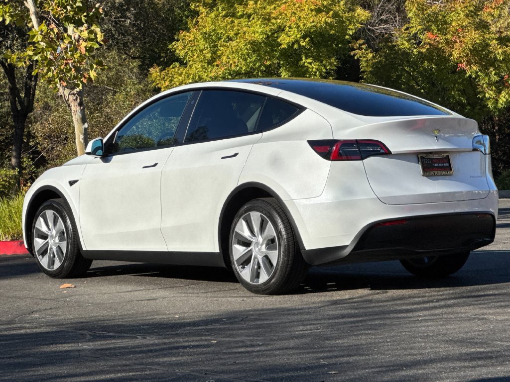 Used 2023 Tesla Model Y Long Range AWD/4WD image 7