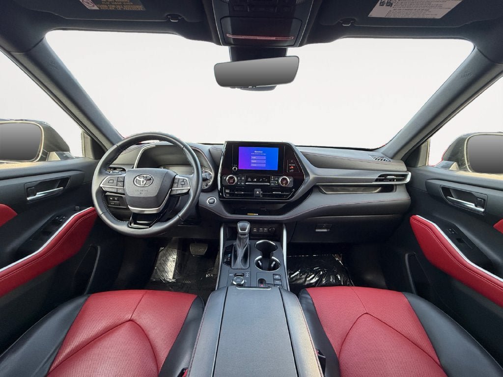 Used 2023 Toyota Highlander XSE AWD/4WD image 11