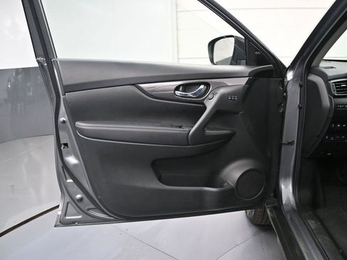 Used 2019 Nissan Rogue SV w/ Premium Package AWD/4WD image 6