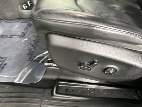 Certified 2018 Chrysler Pacifica Touring-L w/ Premium Audio Group FWD image 20