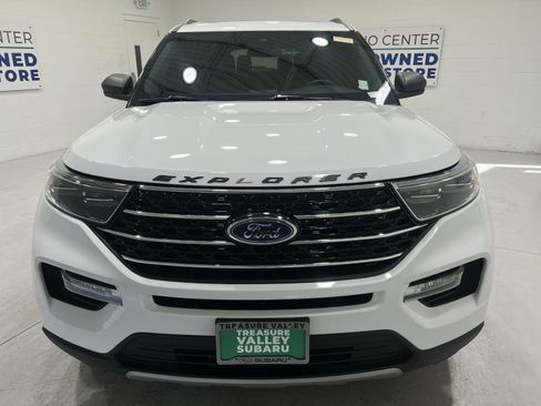 Used 2020 Ford Explorer XLT w/ Equipment Group 202A AWD/4WD image 3