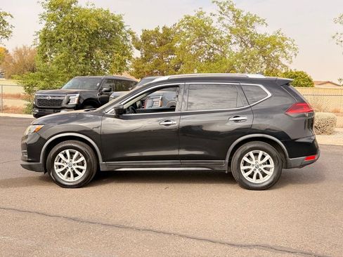 Used 2020 Nissan Rogue SV FWD image 3