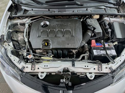 Used 2018 Toyota Corolla L image 30