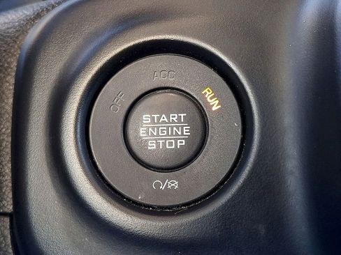 Used 2021 Jeep Gladiator Mojave AWD/4WD image 25