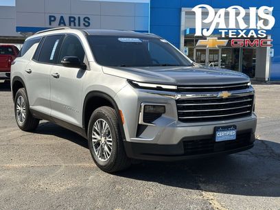 Used 2025 Chevrolet Traverse LT