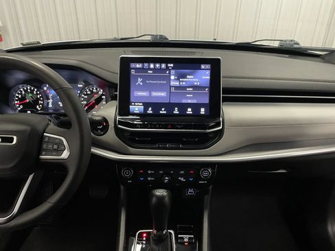 Used 2025 Jeep Compass Limited AWD/4WD image 31