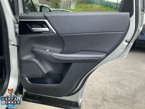 Used 2024 Mitsubishi Outlander SE image 64