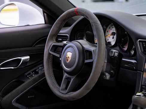 Used 2018 Porsche 911 GT3 image 30