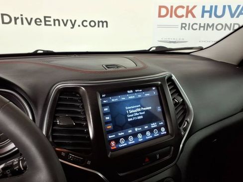 Used 2022 Jeep Cherokee Trailhawk w/ Comfort/Convenience Group AWD/4WD image 26