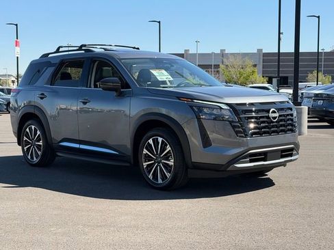 New 2026 Nissan Pathfinder Platinum FWD image 9