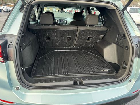 Used 2022 Chevrolet Equinox LT w/ Driver Convenience Package image 19