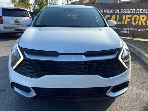 Used 2023 Kia Sportage LX AWD/4WD image 3